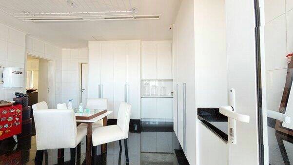 Apartamento à venda com 4 quartos, 297m² - Foto 9